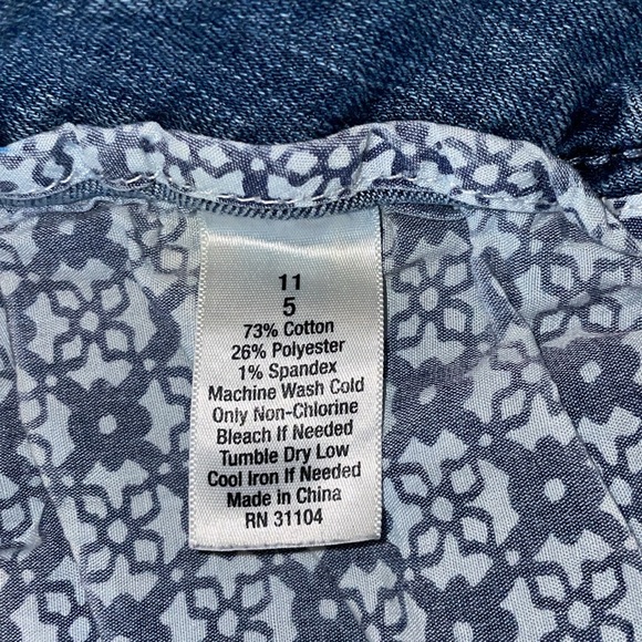 Women's Ted Camel Blue Denim Shorts. Size 11 - Picture 4 of 4